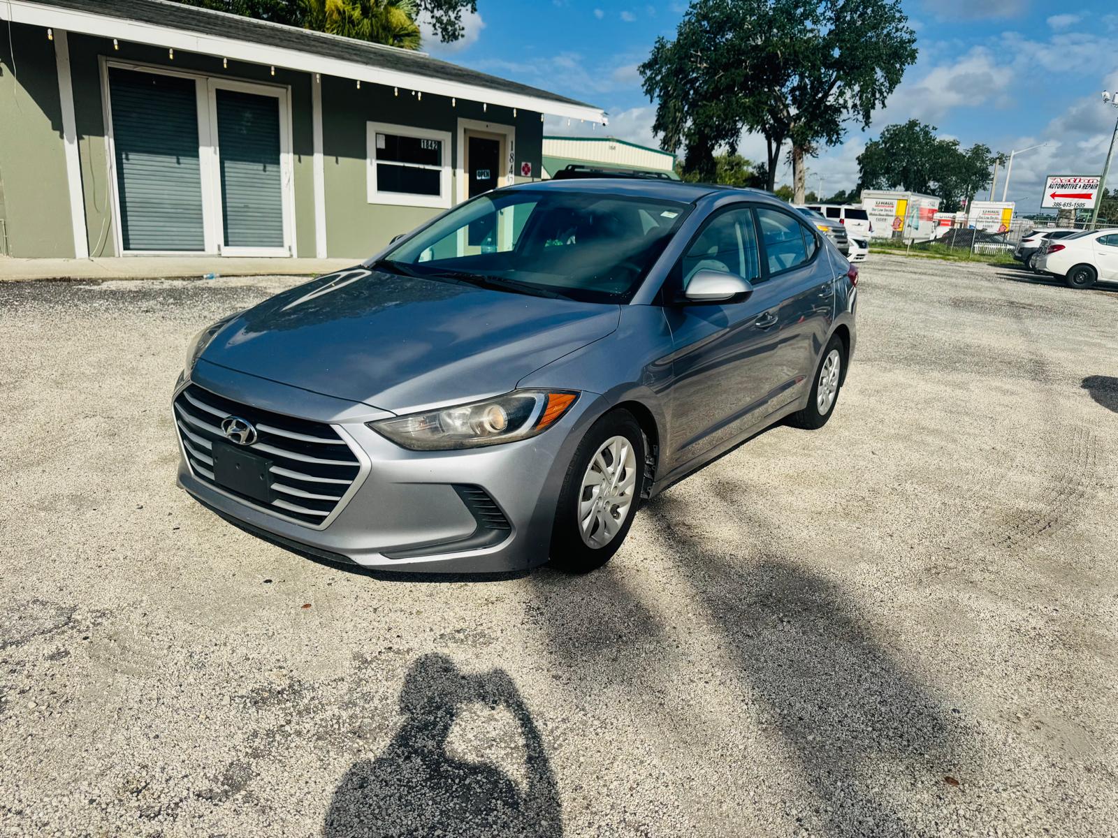
								Hyundai Elantra full									