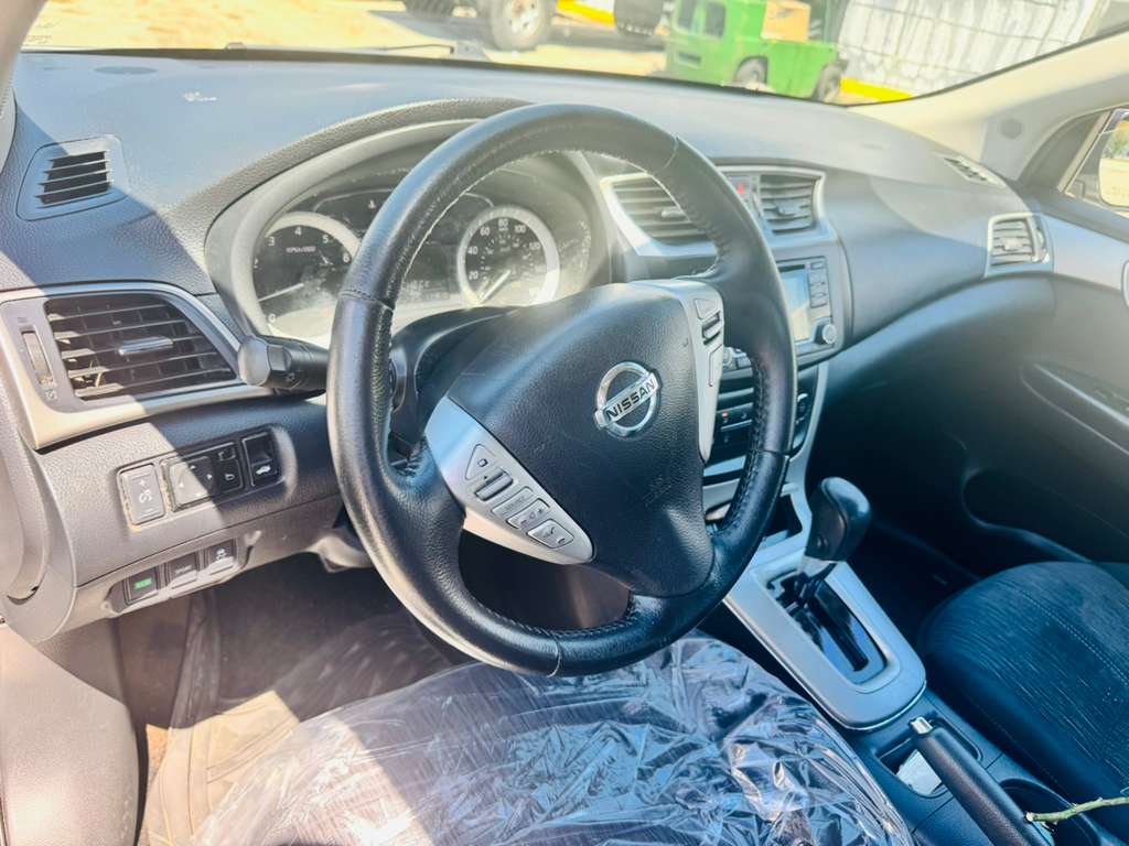 
								2015 Nissan Sentra full									